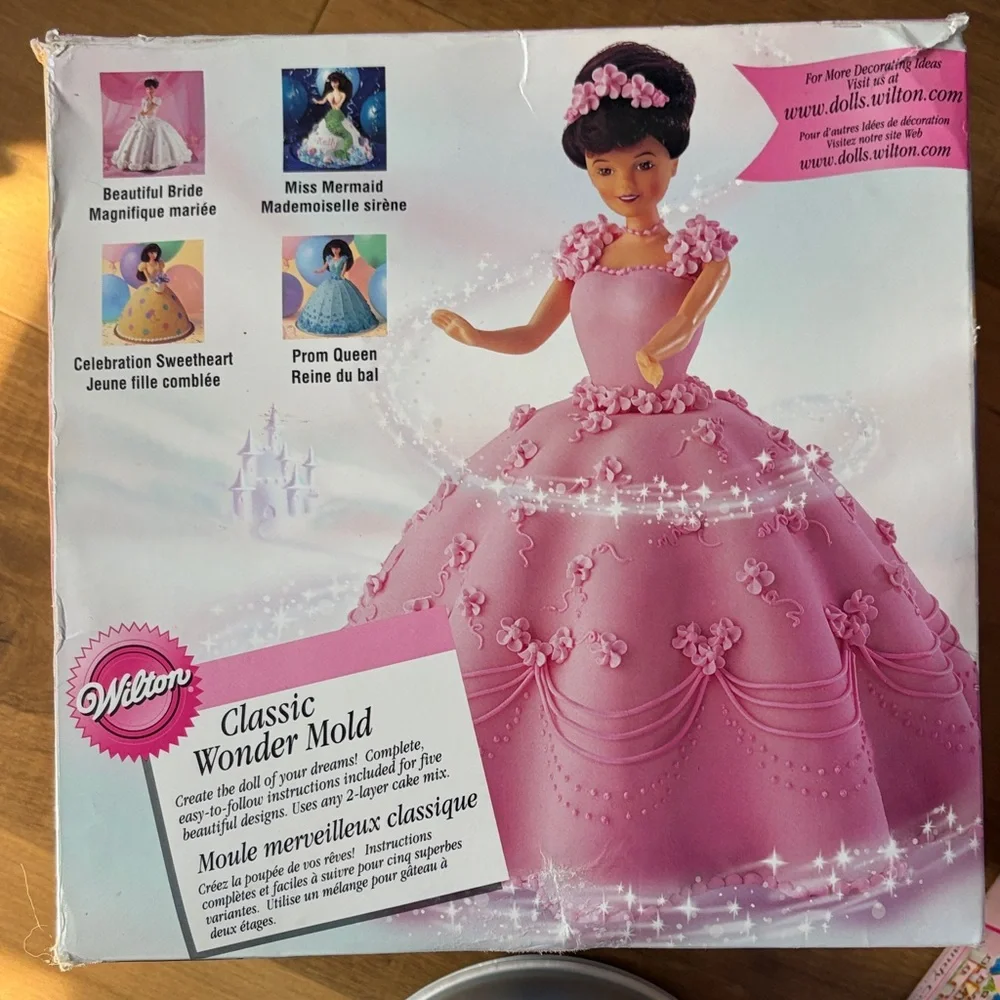 Wilton Romantic Castle Cake Set, Sports Ball & Classic Wonder Mold